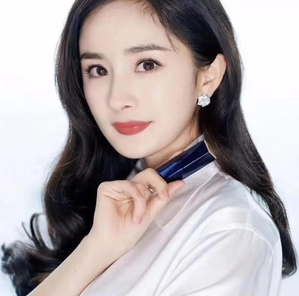 雅诗兰黛和mac哪个口红好,雅诗兰黛口红和mac哪个档次高