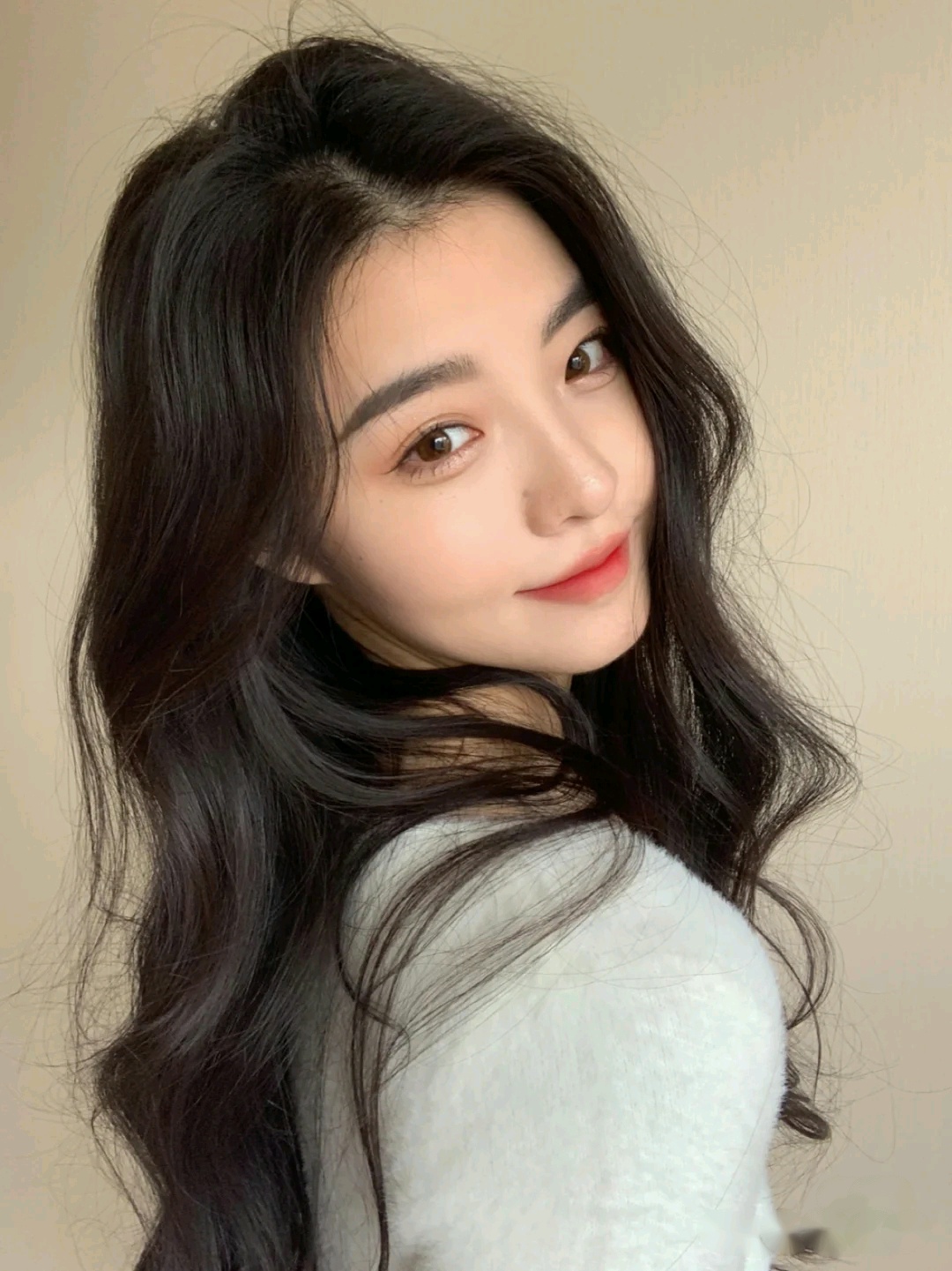 适合脸大脸圆减龄的发型长发卷发,适合方脸圆脸的气质卷发短发