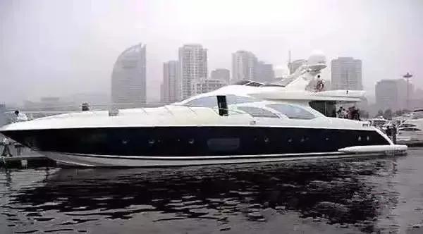 中国首位开劳斯莱斯的车主是谁,经常开劳斯莱斯法拉利的人