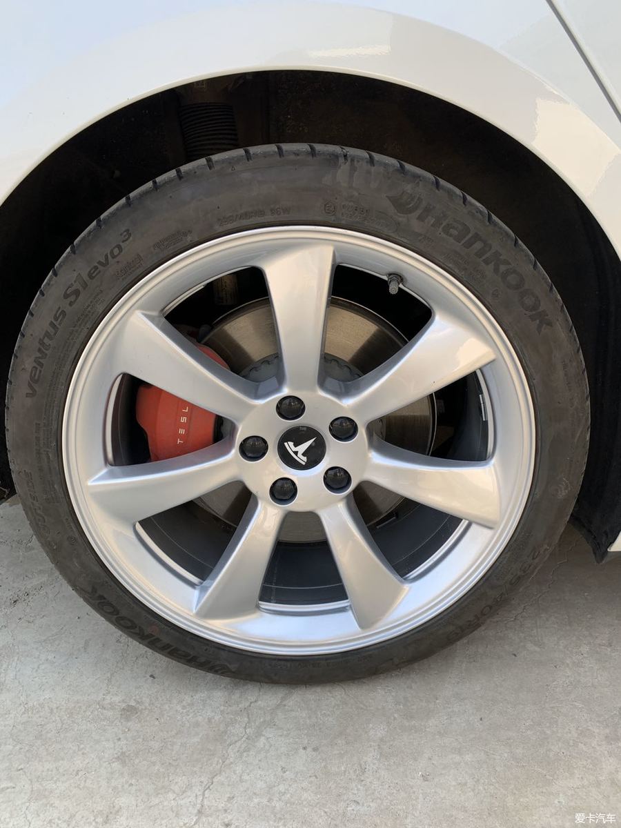 特斯拉新款model3真实用车体验,22款特斯拉model3用车10万公里