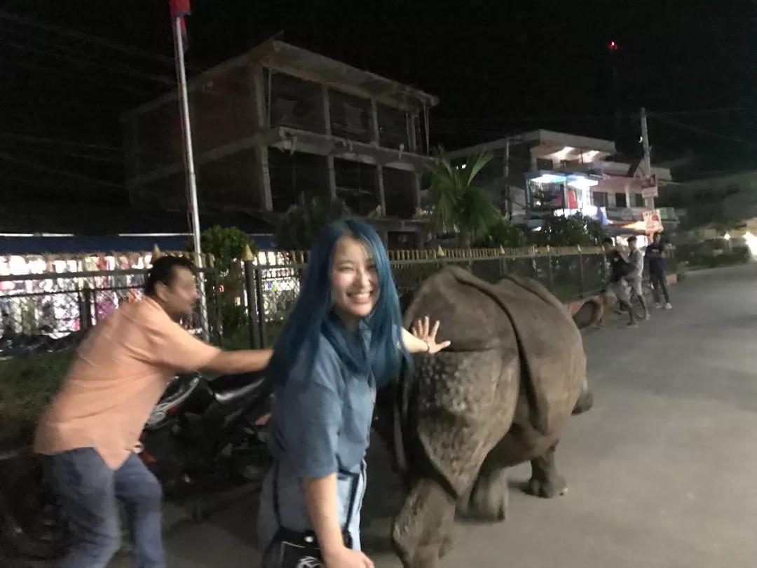 这个微笑国度,见人就夸漂亮,300元就能在天空滑翔