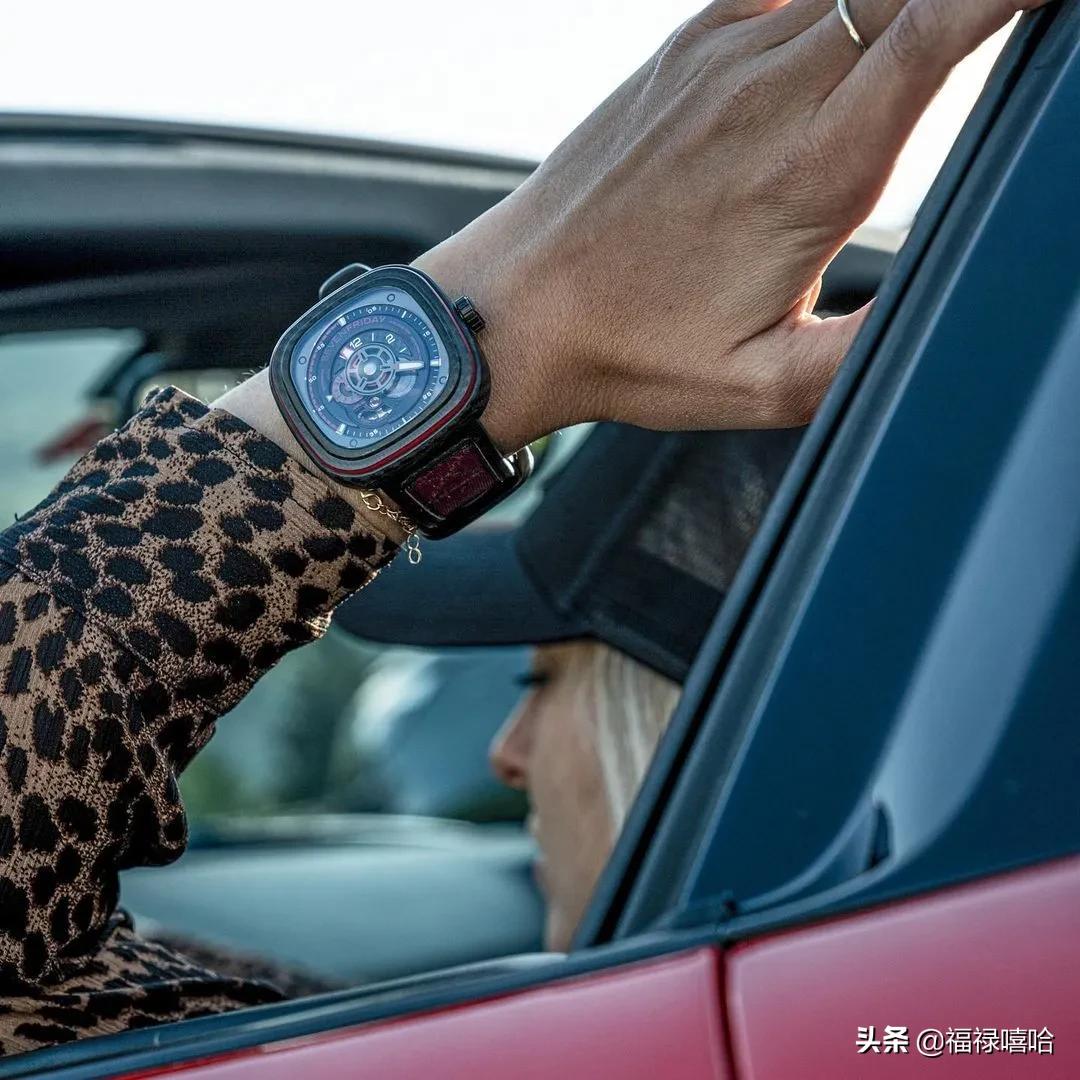 新年相亲加分秘籍|如何从手表分辨这个潮男的“真伪”