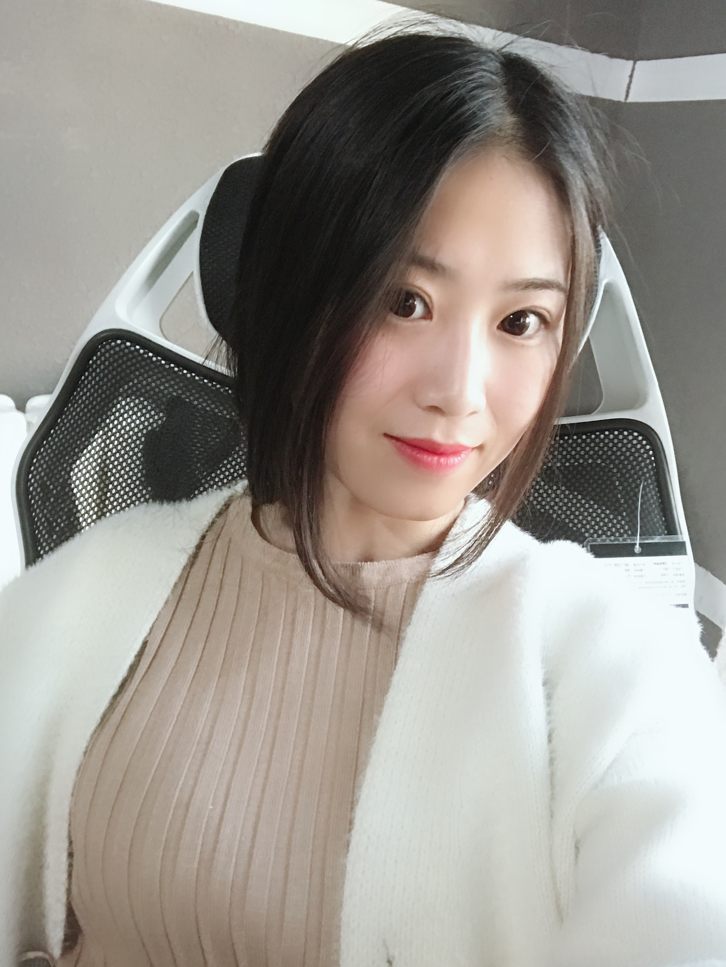 年纪轻轻就有了法令纹怎么改善,鼻基底与法令纹哪更严重影响颜值