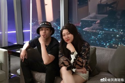 张艺兴和杨天真解约后的发展,张艺兴和杨天真解约了吗