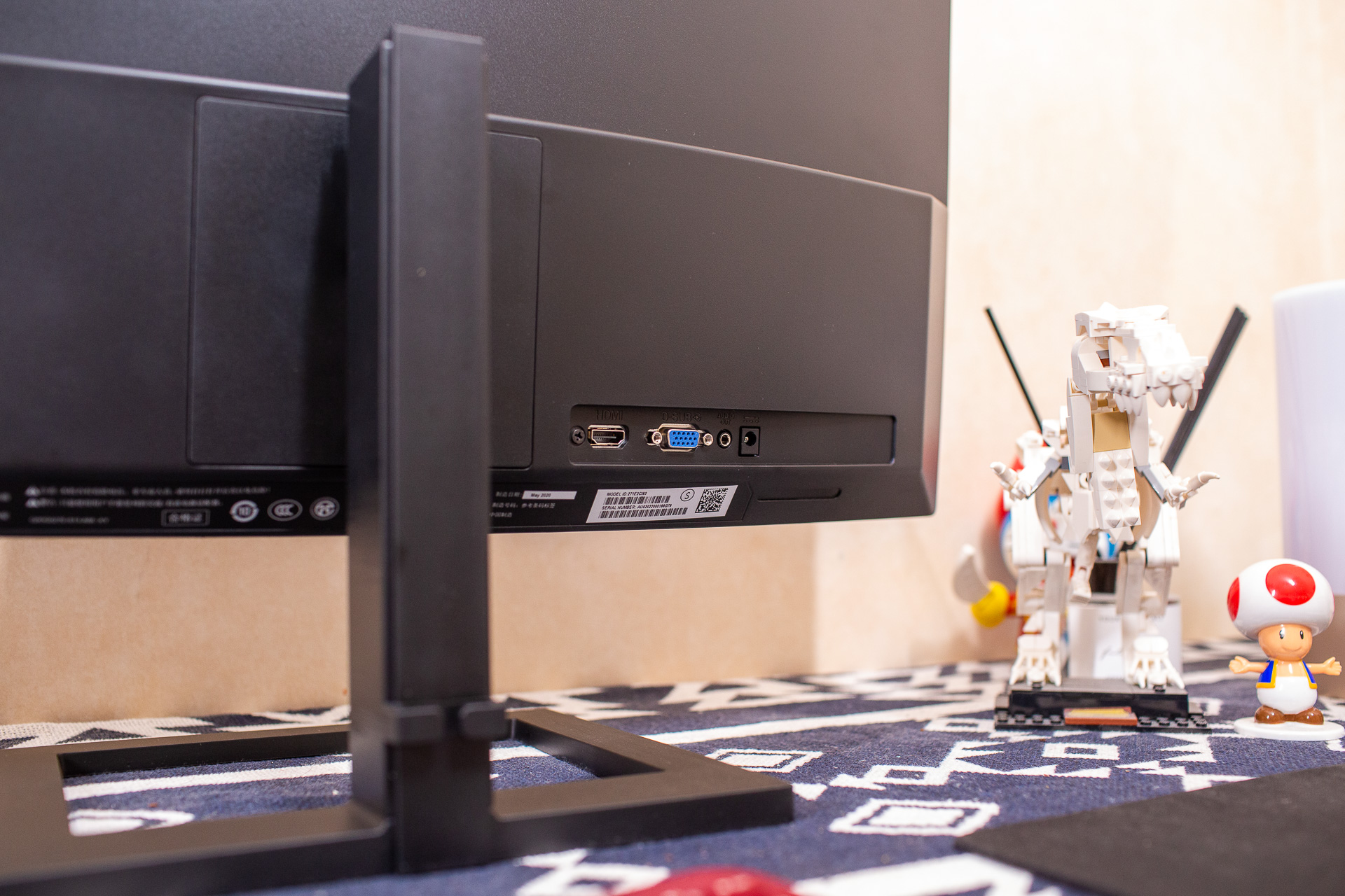 飞利浦275m7c曲面显示器测评,2千左右飞利浦2k显示器推荐