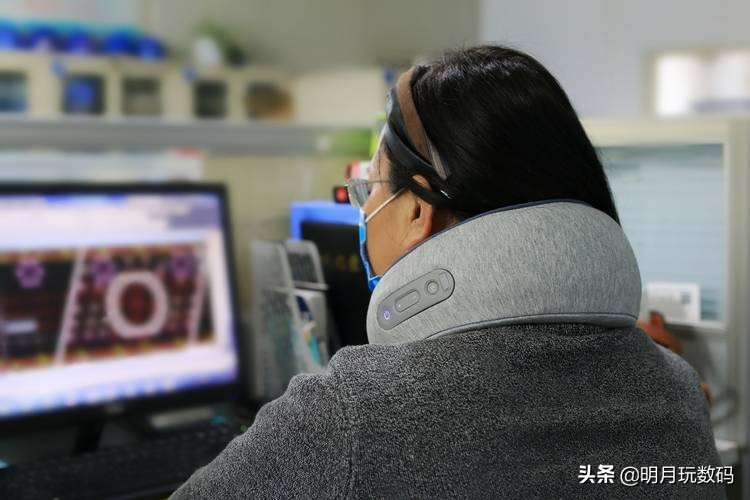 美国u型颈椎枕,u型按摩颈椎枕测评