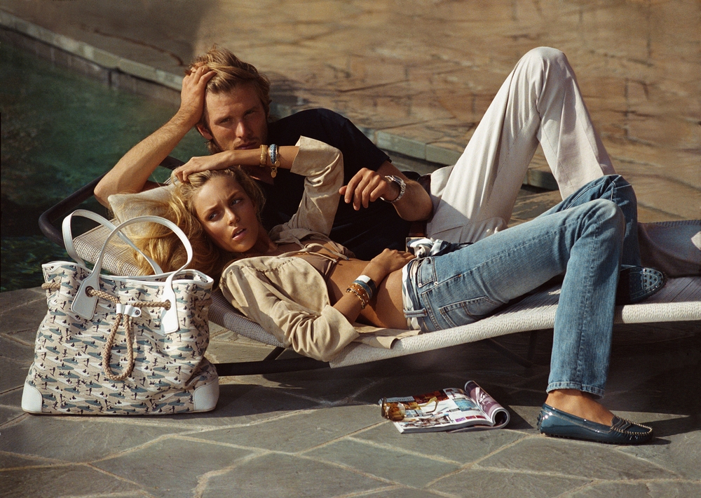 江疏影佟大为代言的鞋,江疏影为三星电视代言