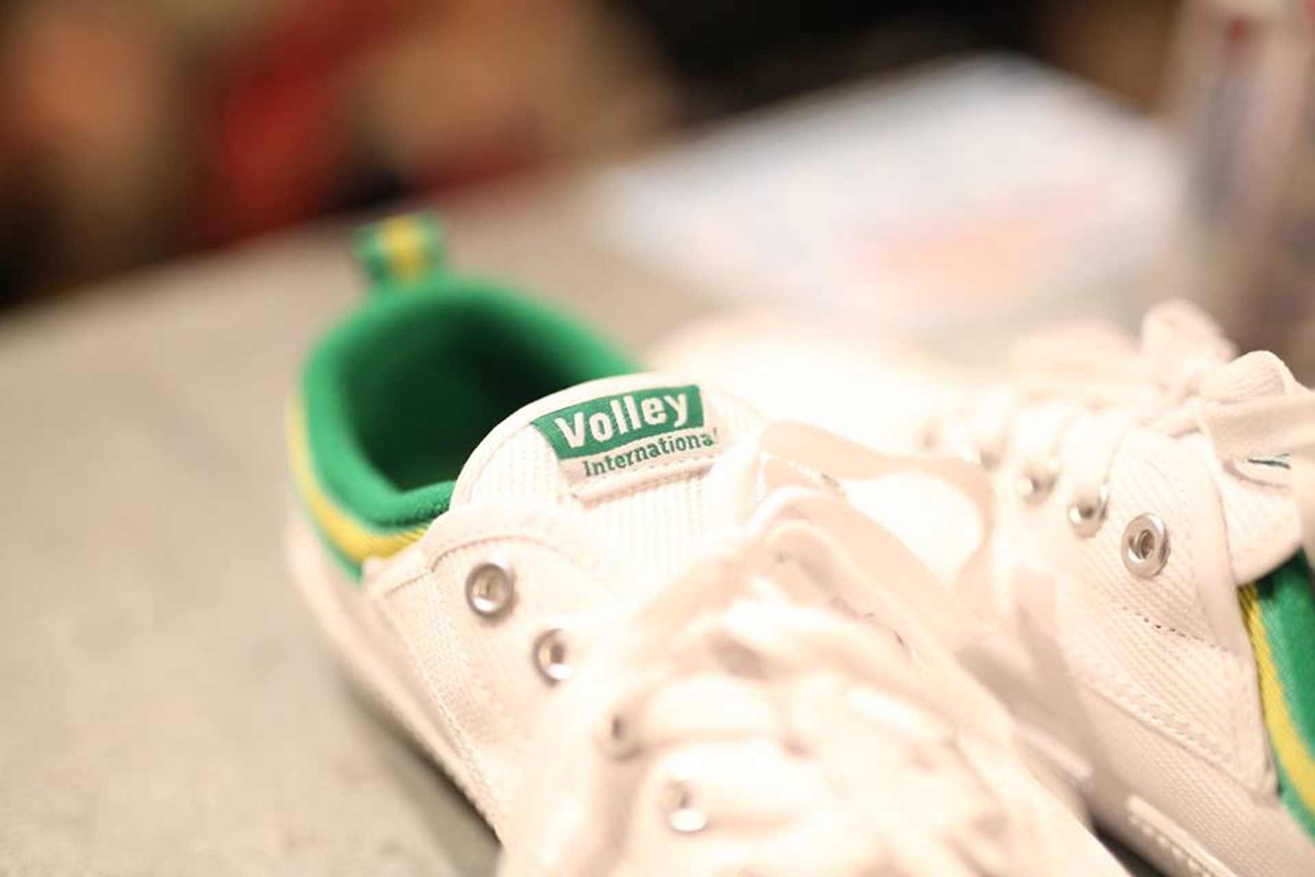 阿sa蔡卓妍高腰半身裙,蔡卓妍机场同款鞋子