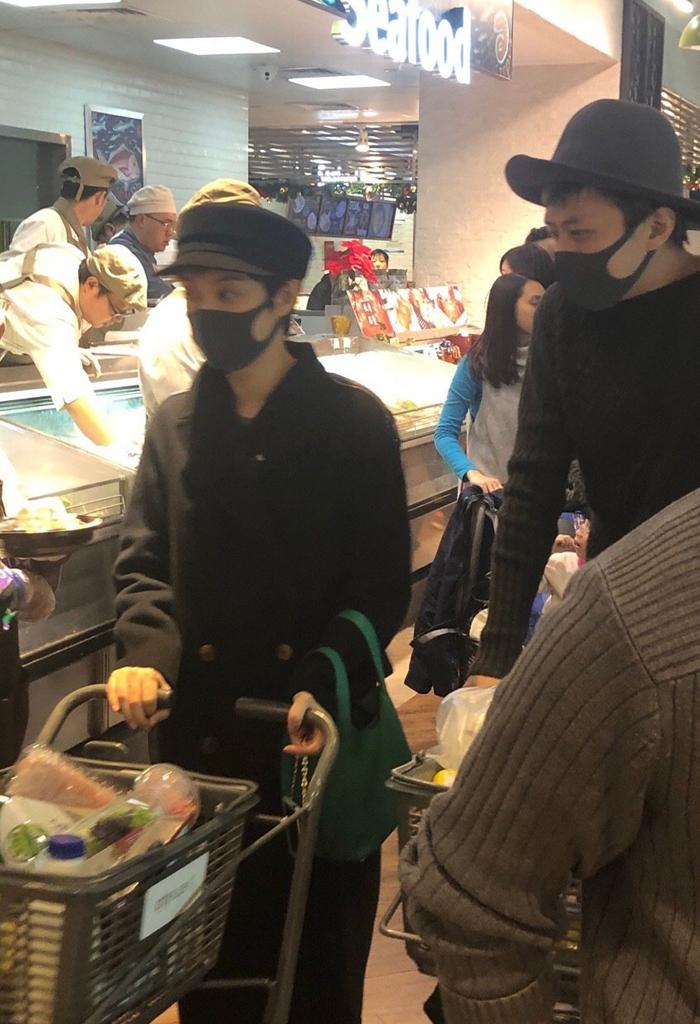 这个秋天“抹茶包”终于火了，时髦亮眼还很百搭，难怪明星都爱背