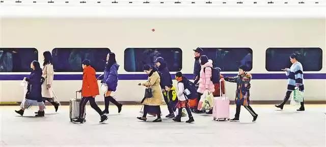 春运首日重庆铁路全站发送旅客超14万人次