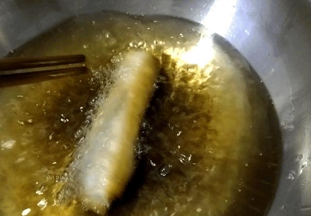 上海油条的做法和配方视频,100种简易懒人早餐油条的做法