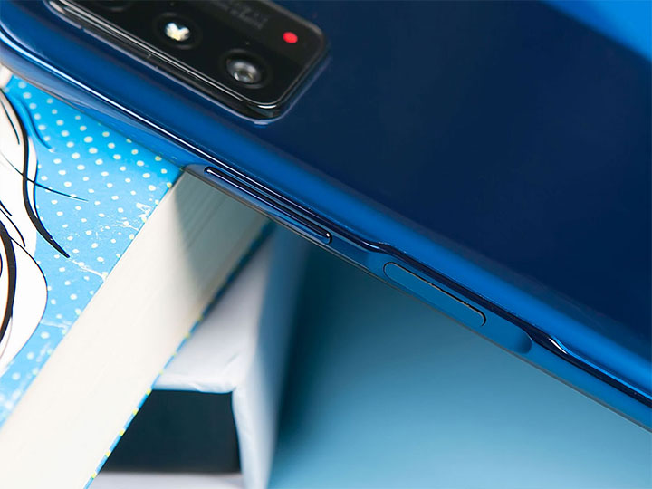 荣耀x10max和华为mate20x5g,5g大屏超能出击荣耀x10max图赏