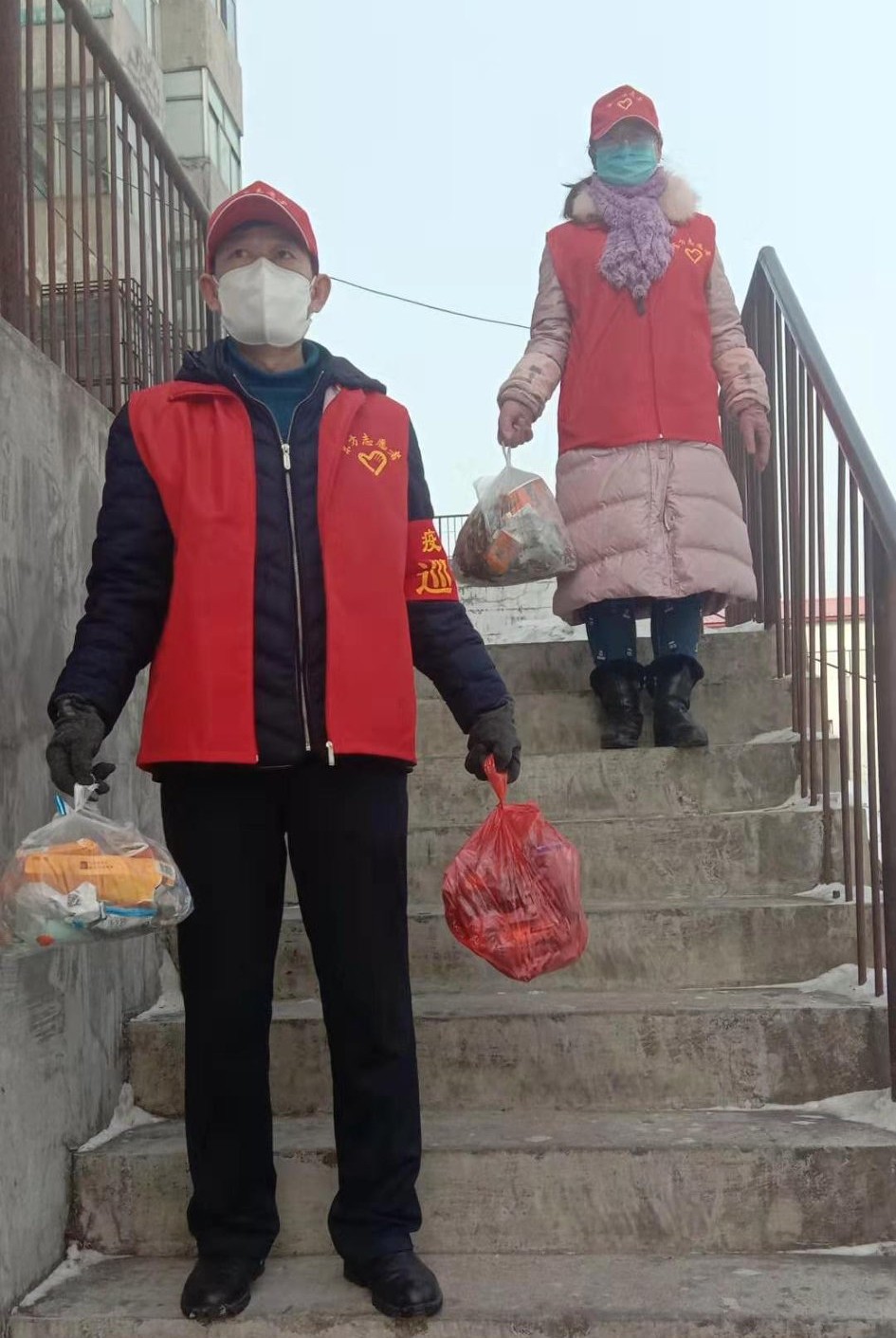 你摁“一键通”我来当“代购”这里的网格员又多一份“差事”