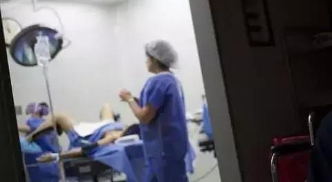 裸身做spa被直播情侣住酒店被*拍偷**,学会这3招,让摄像头无所遁形!