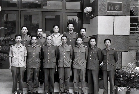 我从师主任岗位,调任军分区,脱口道:我已第五次平调