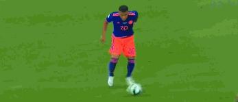 保利尼奥面对梅西,保利尼奥中柱对梅西