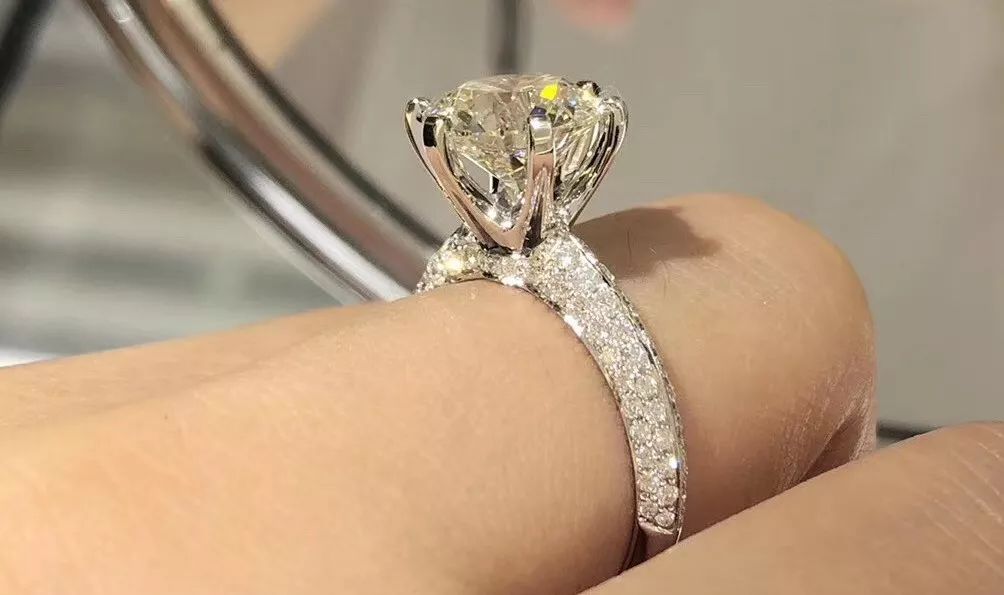 戒指大了不想缠线怎么办,怎么知道自己戴钻戒多大的圈口