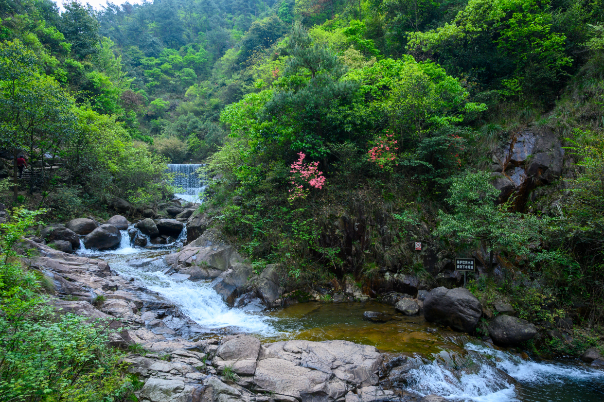 浙江这座宝藏小城,藏着一处山水秘境,史称江南第一名山