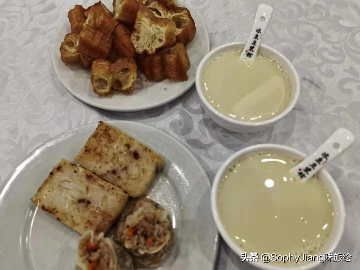 五元一杯的豆浆,五元一碗米豆腐