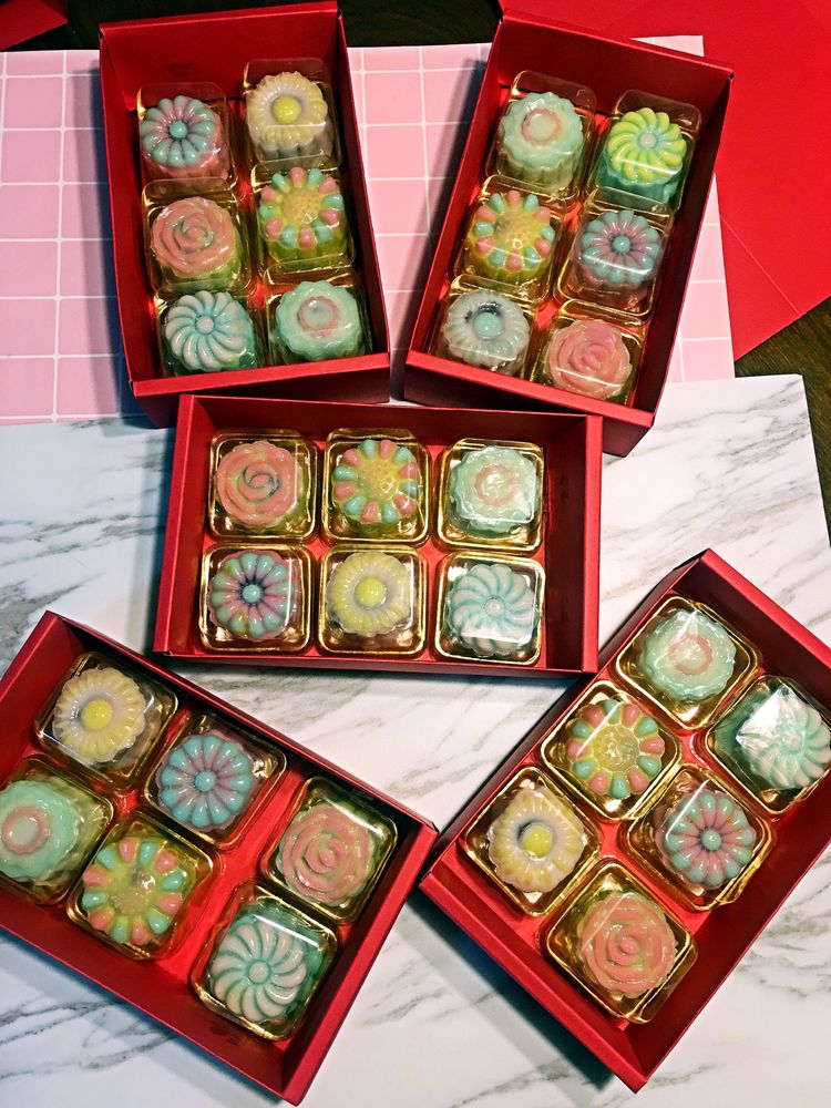 我陪女儿做烘焙年入20万女儿上了报我也成网红