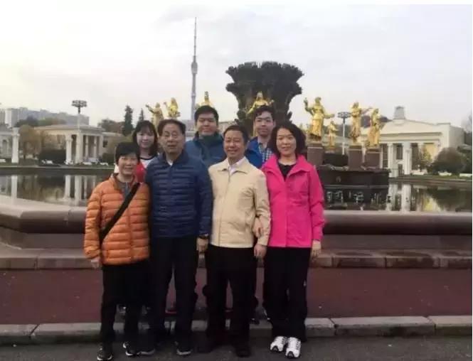 中国服装业老品牌“幸存者”——红豆，60余年传承续动力是什么？