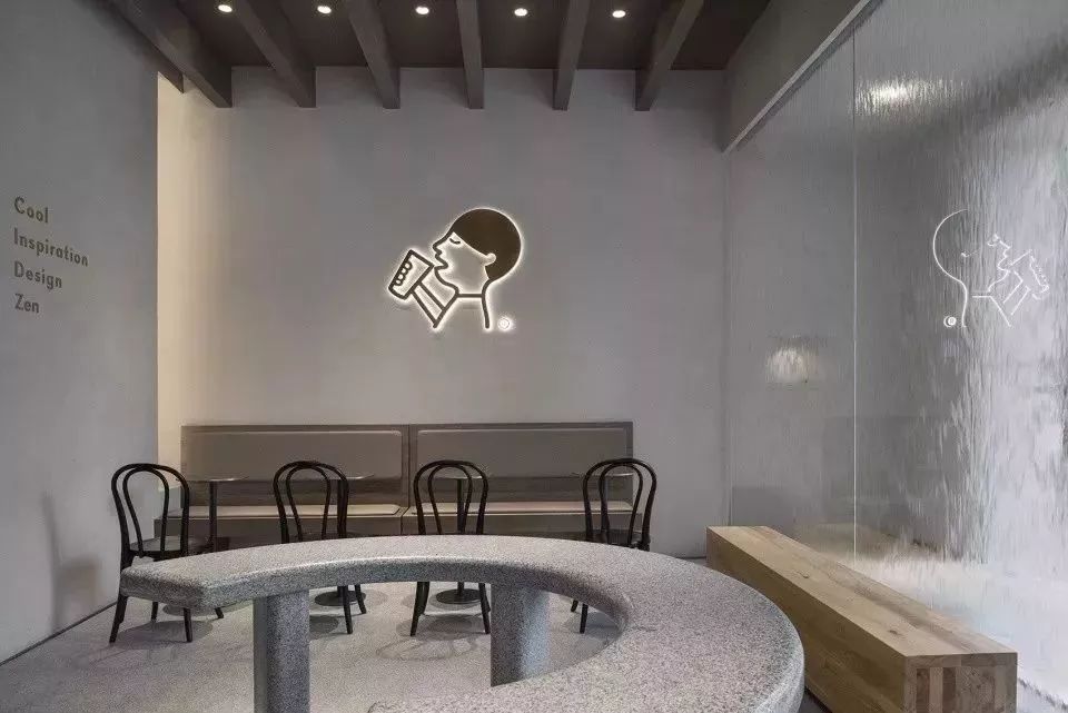 服装人要哭了！年利润4亿、估值90亿的喜茶竟然跨界服装行业？