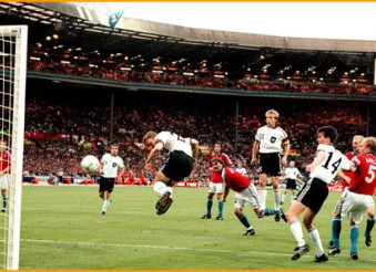 足坛头球高手,足坛里头球最厉害的是谁