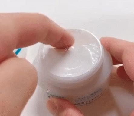 我用空瓶了几十瓶面霜的经验告诉你,谁才是真正的干皮亲妈