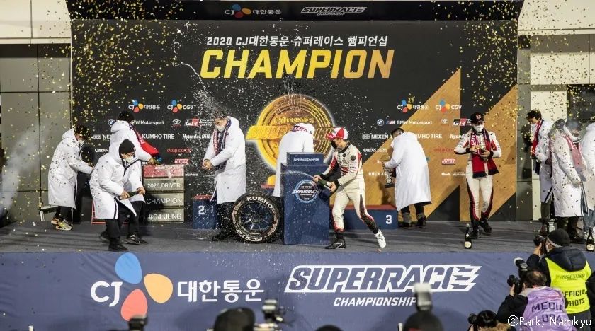 速赫锐驰2021赛季揭幕，锦湖轮胎翼驰达赛车队出场