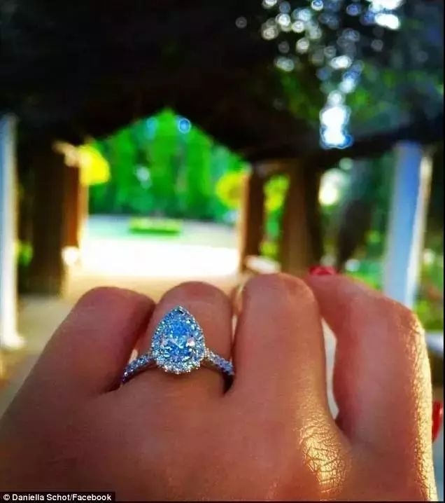 300斤的肥宅穿越异世界逆袭变帅哥,300斤肥胖逆袭变成女神