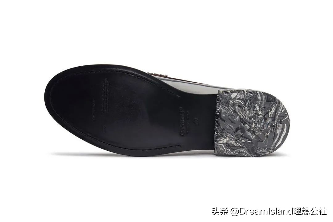 街拍白色乐福鞋,达妹街拍图文