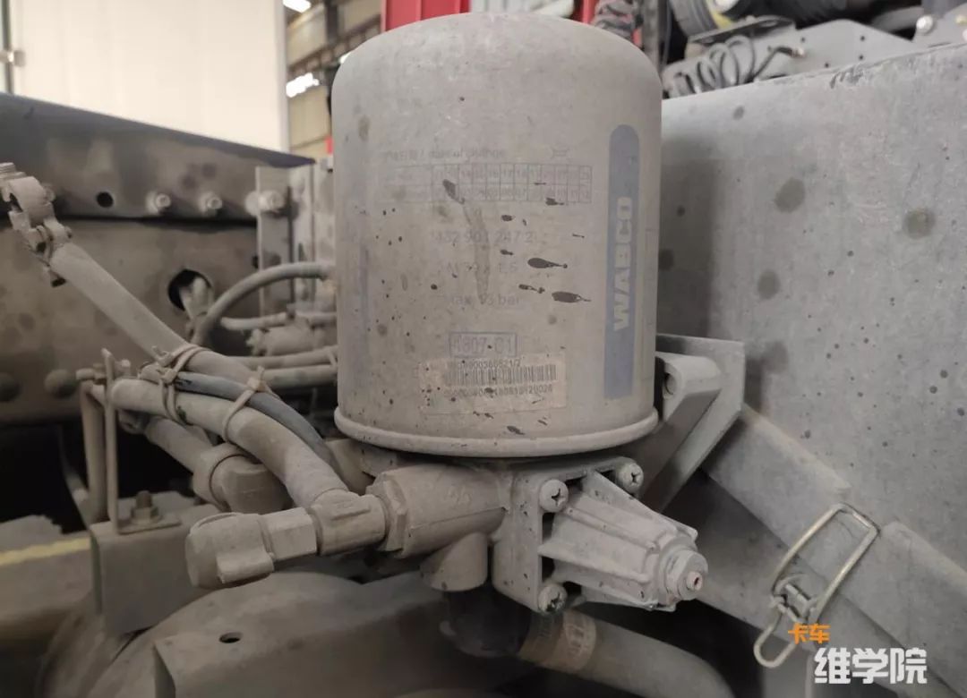 为什么卡车刹车容易失灵,卡车刹车气路维修视频