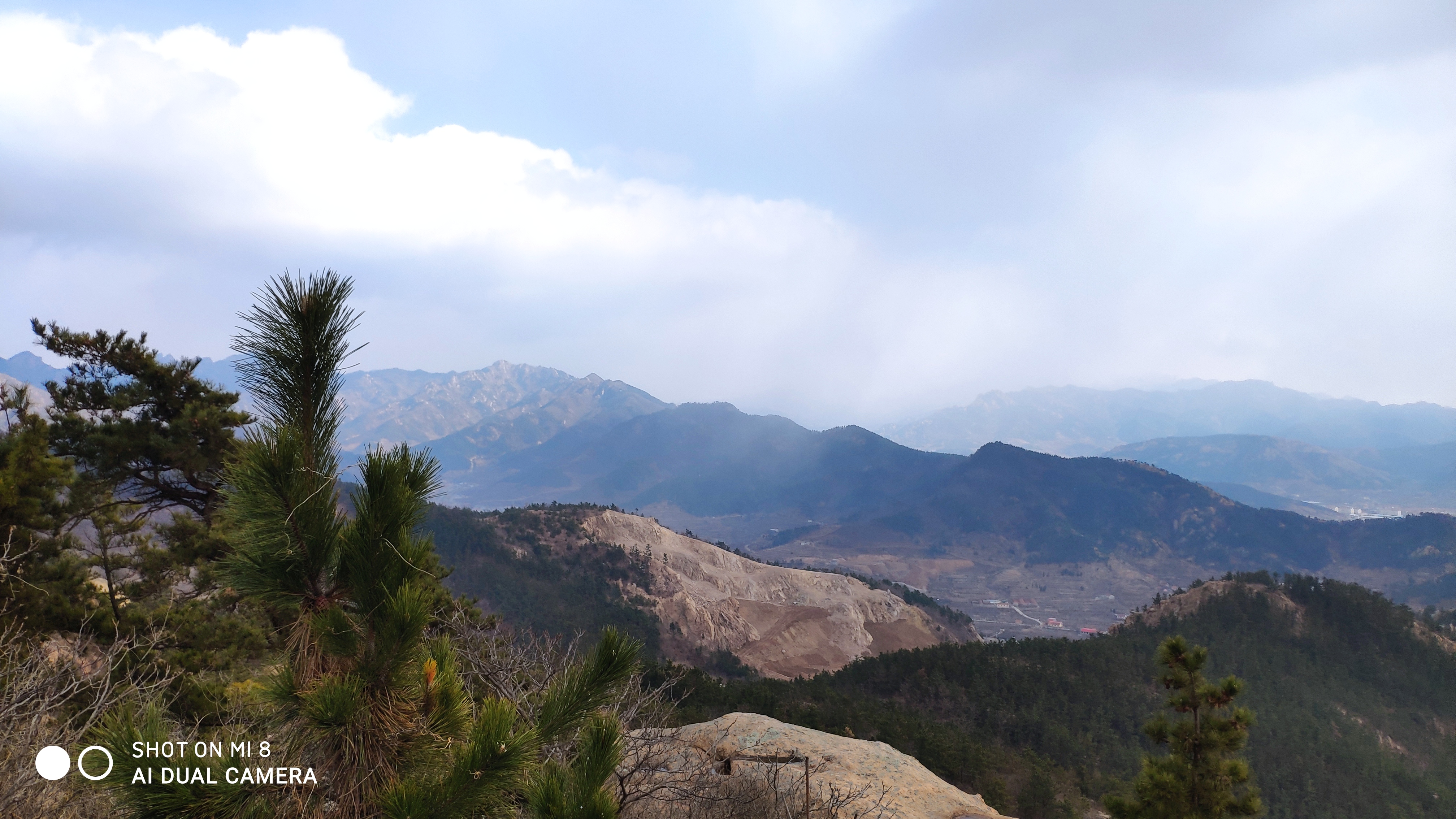 崂山水畔菜蔬鲜，黄石洞中书韵长