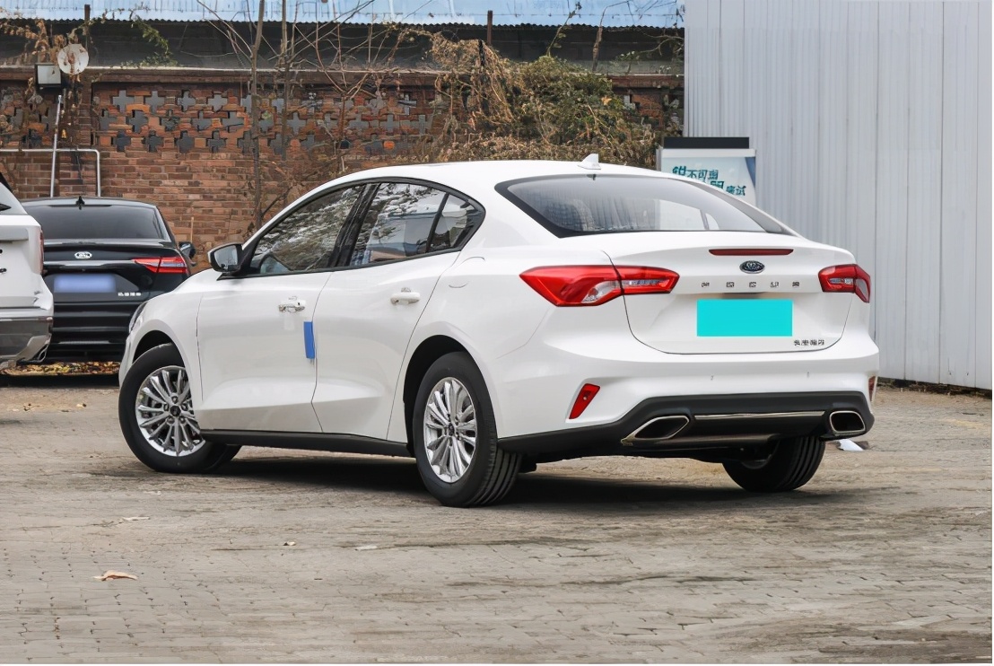 10多万带有bo音响的车,轩逸和福克斯哪个更值得入手