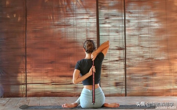 初学练瑜伽从第1步练起怎么练,初学者练瑜伽要怎么样练