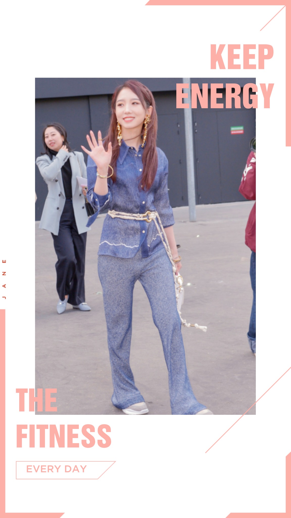 牛仔衬衫不会搭配?最in的“搭配灵感”送你,夏天这样穿真有范儿