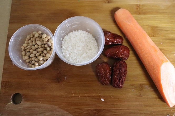 早餐“豆浆”要这样喝,白发黑了,掉发少了,人也更加精神了!