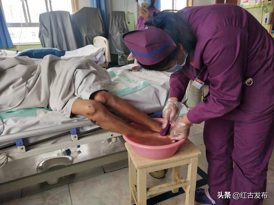 坚守初心为患者做好服务,坚守初心担当使命服务患者