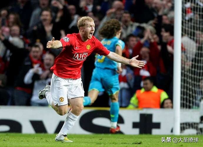 c罗和贝克汉姆谁在曼联地位高,弗格森与c罗和鲁尼贝克汉姆