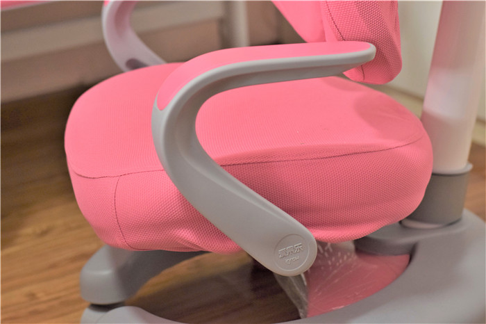 爱果乐学习桌椅调整方法视频,爱果乐儿童学习桌椅怎么搭配