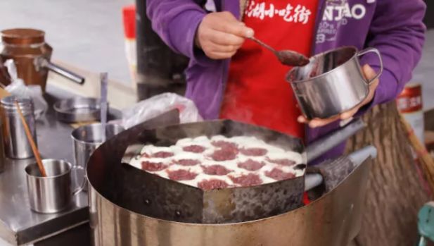 芜湖凤凰美食街和小吃街推荐,芜湖离大白鲸公园近的小吃街