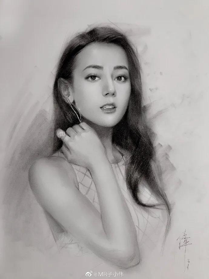 厉害了！他用一支铅笔把明星画了多个，如肖战、蔡徐坤、迪丽热巴