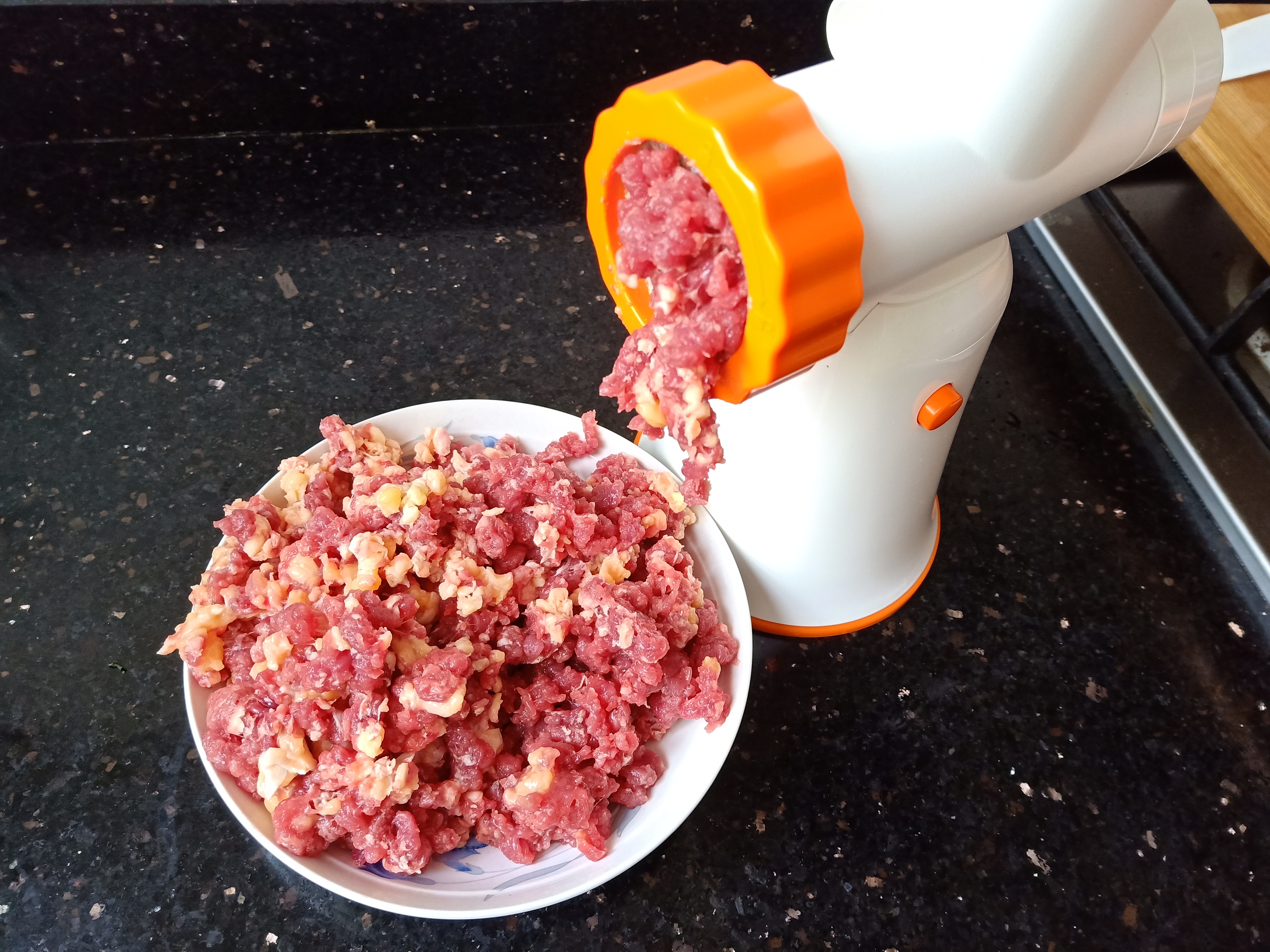 自制牛肉香肠的做法及配方窍门,牛肉香肠怎么做给1周岁宝宝吃