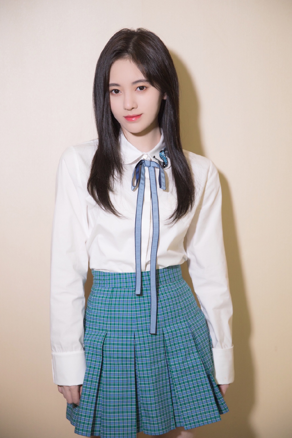 鞠婧祎月光之下请相爱红色蝴蝶结,鞠婧祎的同款蝴蝶结连衣裙图片