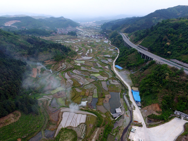 关于都匀至香格里拉的高速路,贵州都匀至云南香格里拉高速公路
