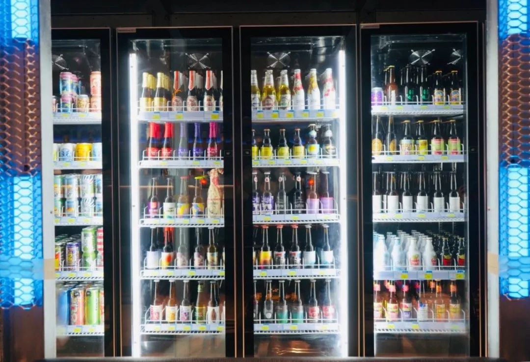 牛年扭蛋机、5折买明星同款、年味美食买一赠一，新春焕新颜