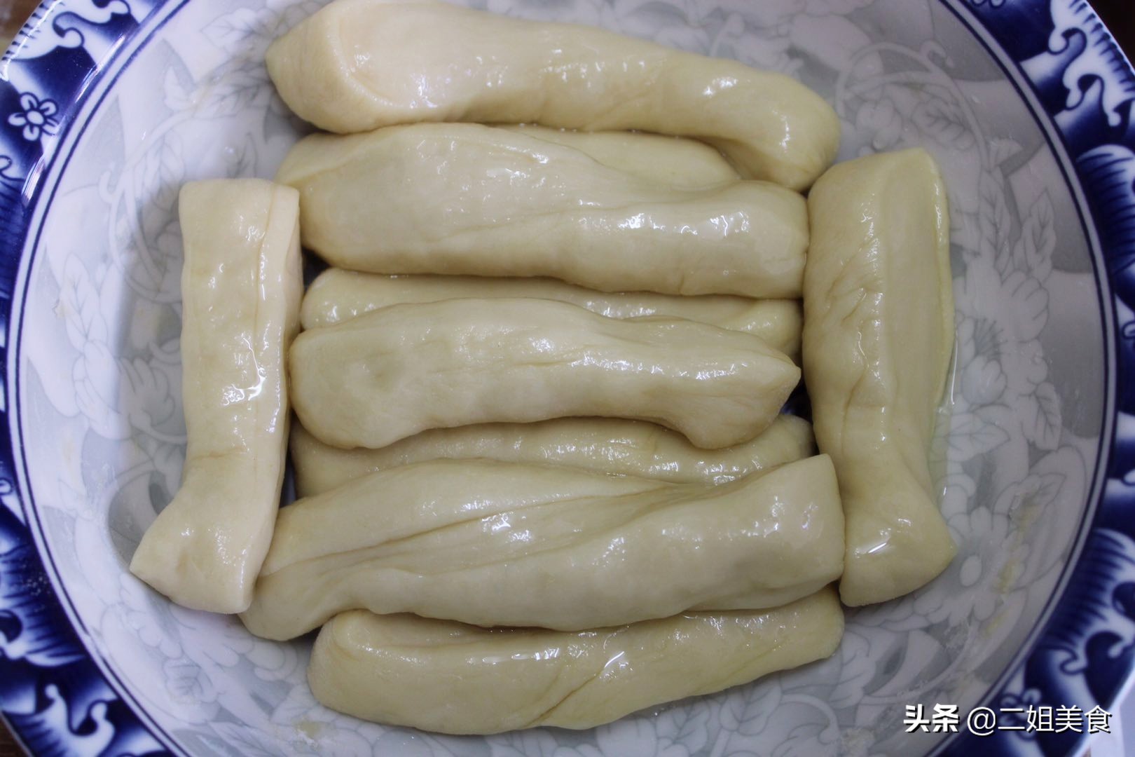 麻花怎么做才松软又好看,麻花咋样才能做的又棉又脆