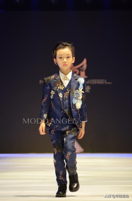 童心筑梦秀彩华服——MODOANGEL魔豆天使高端儿童礼服璀璨绽放