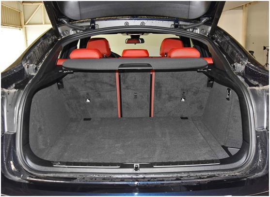 后排空间是短板吗,后排空间不算宽敞