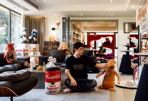 小伙花千万买车,小伙花千万买的别墅